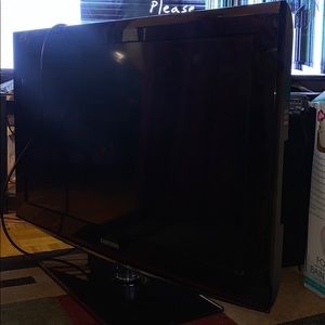 Perfectly workin 30 inch Samsung Tv.